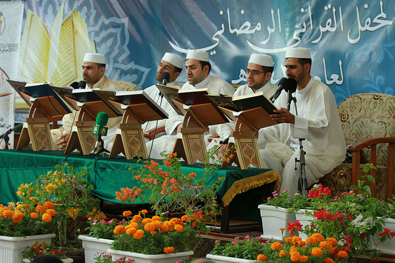 محفل انس با قرآن در صحن مقدس عباسی         /تصاویر