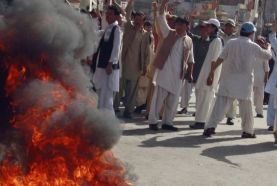 حمله وهابیون جنایتکار به زوار مظلوم شیعه در پاکستان، 40 شهید و زخمی به جای گذاشت