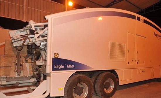 ماشین‌های کشف بمب در کربلا برای تأمین امنیت زائران