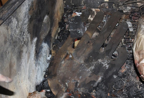 تصاویر آتش‌ زدن یک حسینیه در پاکستان