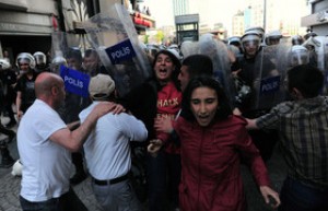 بازداشت نزدیک به 400 تن در ترکیه بر سر اعتراضات کوبانی