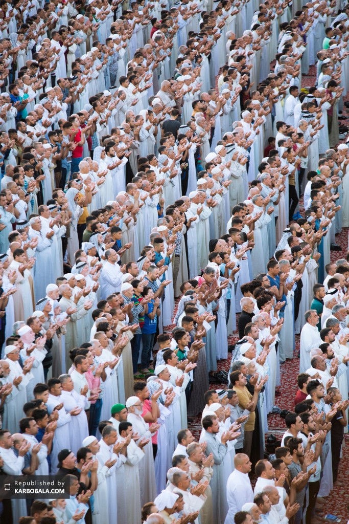 صفوف منظم نماز در روز عید قربان...